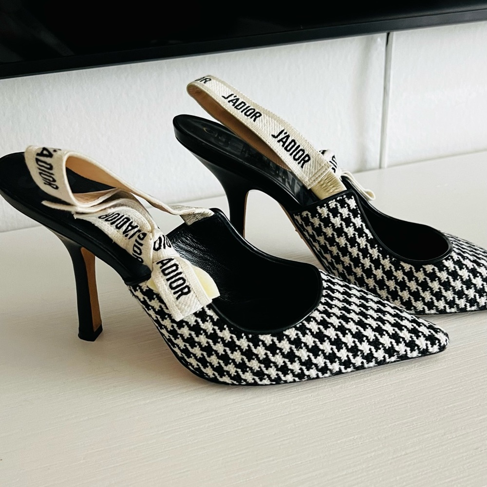 Selling beautiful Christian Door shoes